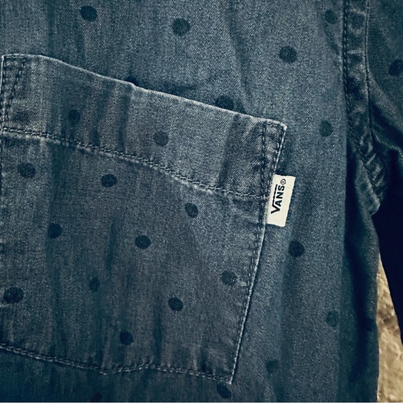 Vans Denim Polka Dot Denim top
Button Down
sizeXS blue - Picture 4 of 7